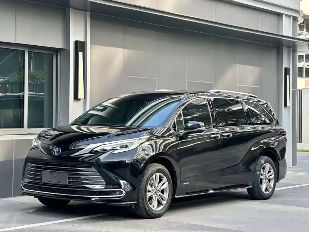 Toyota Sienna 2022 из CN, фото 1