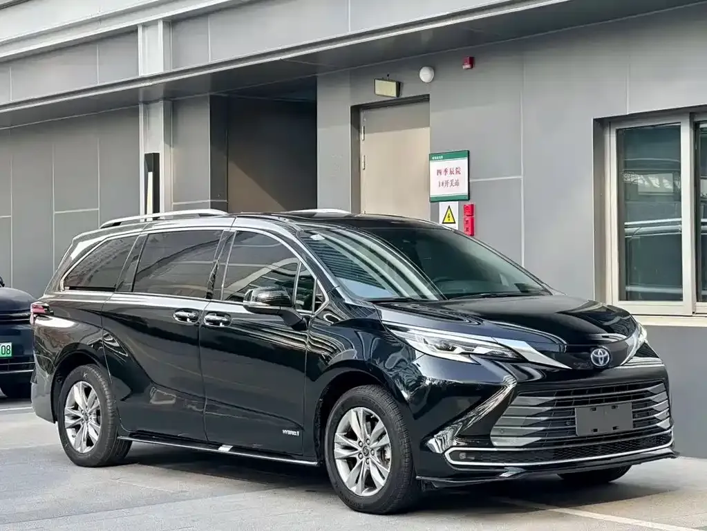 Toyota Sienna 2022 из CN, фото 4