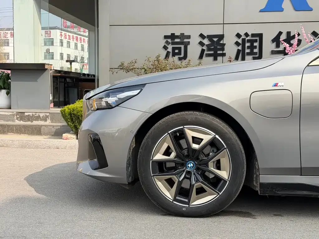 BMW i5 2025 из CN, фото 6