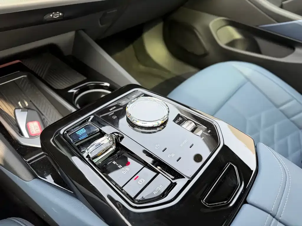 BMW i5 2025 из CN, фото 8