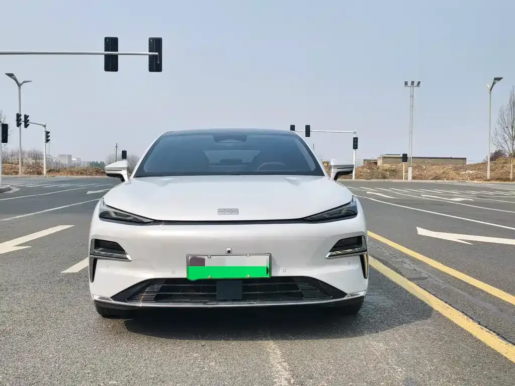 Geely Galaxy Xingyao 8 2025 из CN, фото 6
