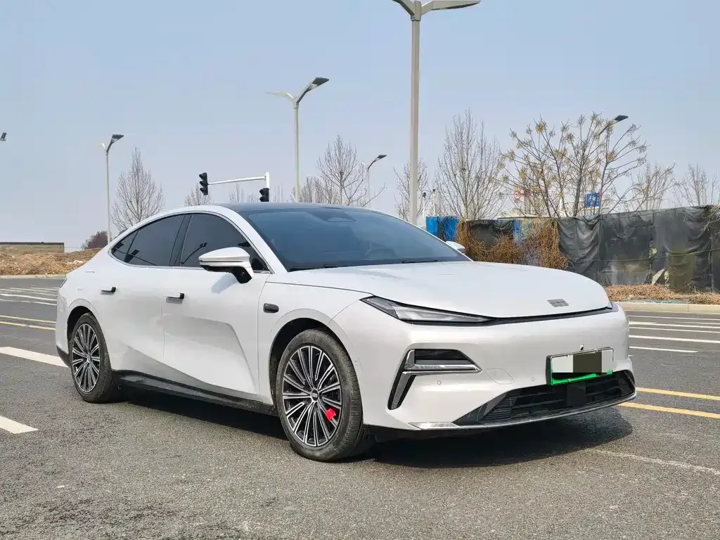 Geely Galaxy Xingyao 8 2025 из CN, фото 3