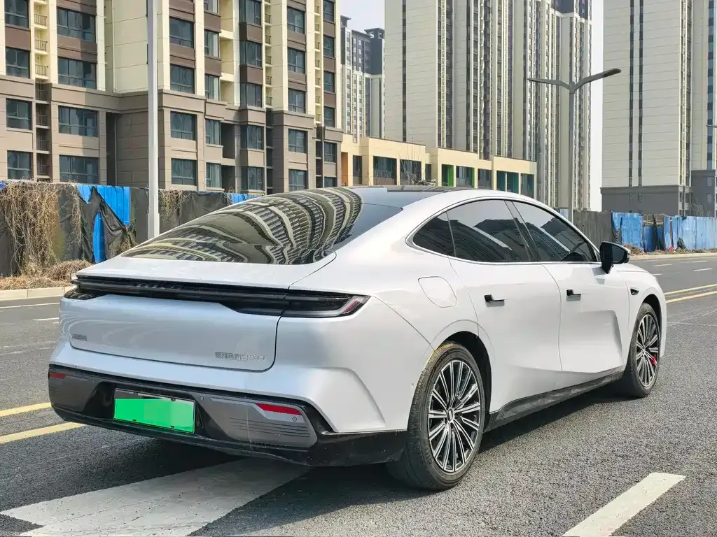 Geely Galaxy Xingyao 8 2025 из CN, фото 9