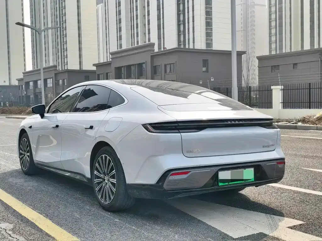 Geely Galaxy Xingyao 8 2025 из CN, фото 8