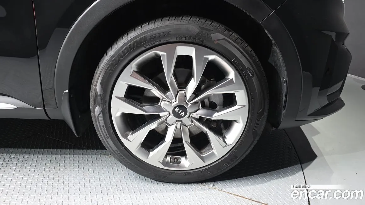 Kia Sorento — фото 5
