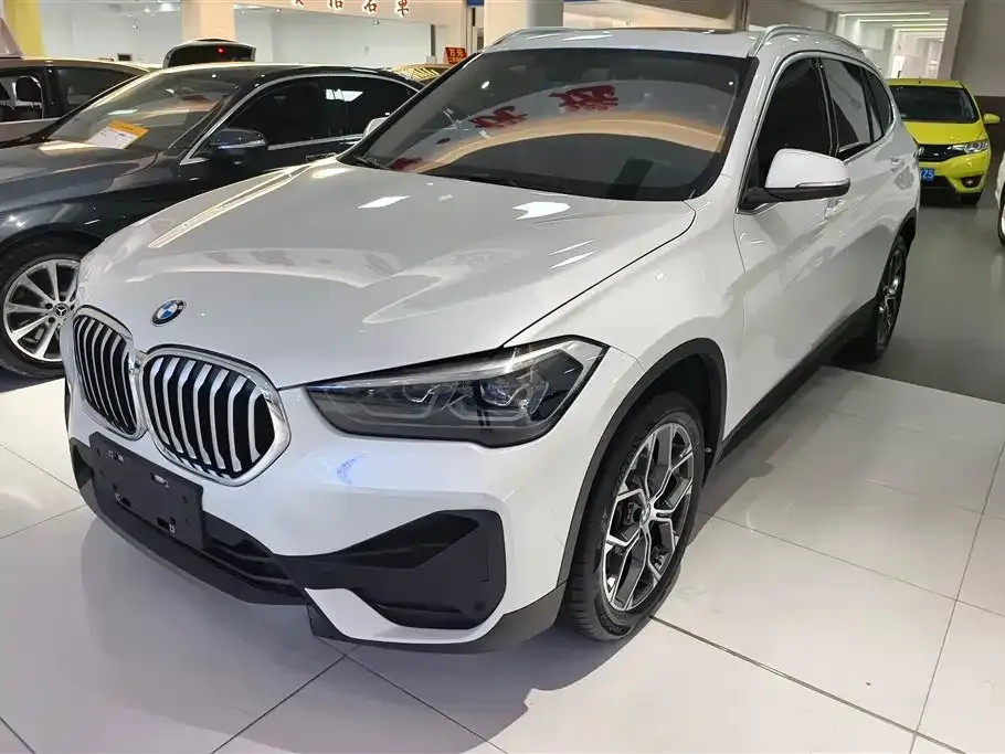 BMW X1 — фото 1