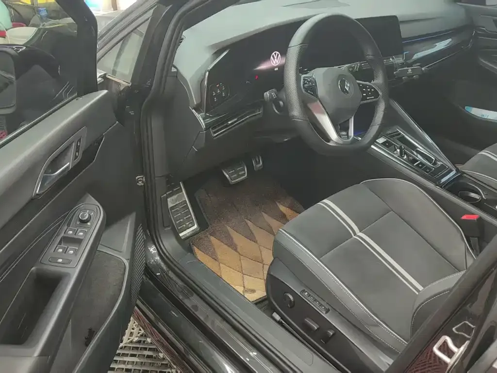 Volkswagen Golf 2022 из CN, фото 6