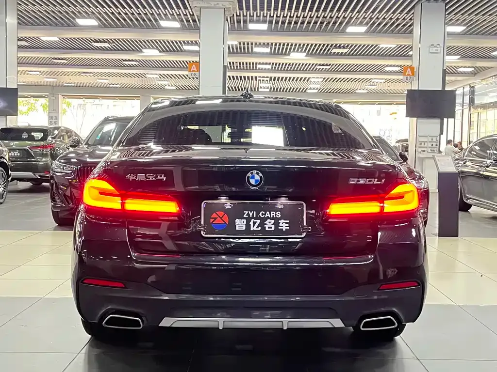 BMW 5 Series — фото 10