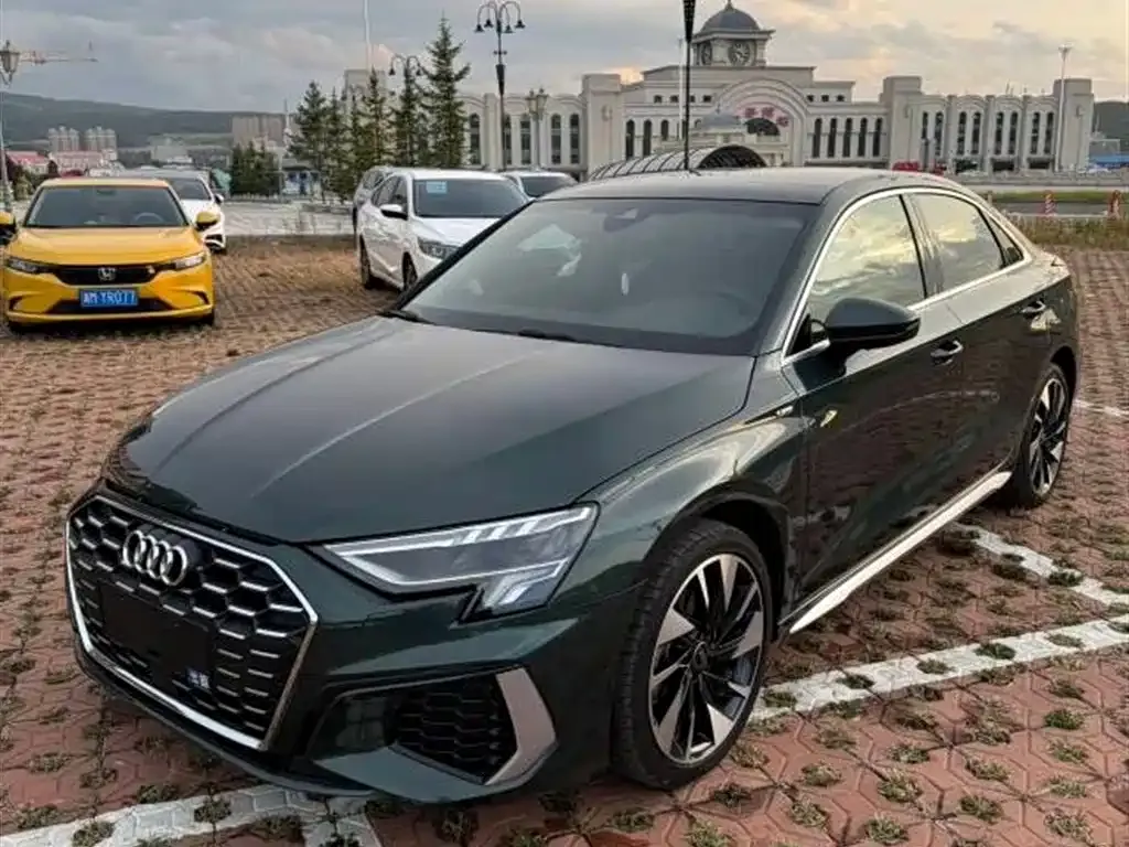 Audi A3 — фото 1