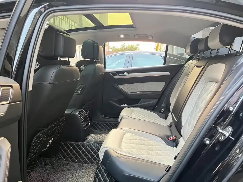 Volkswagen Magotan 2023 из CN, фото 6