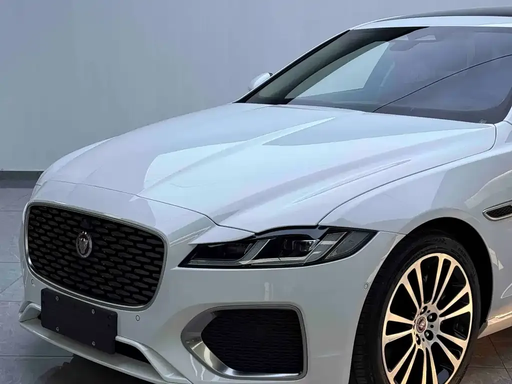 Jaguar XFL — фото 2