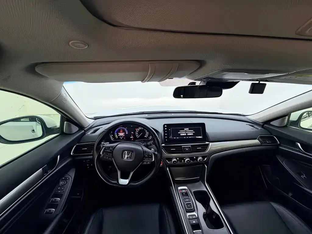 Honda Accord — фото 10