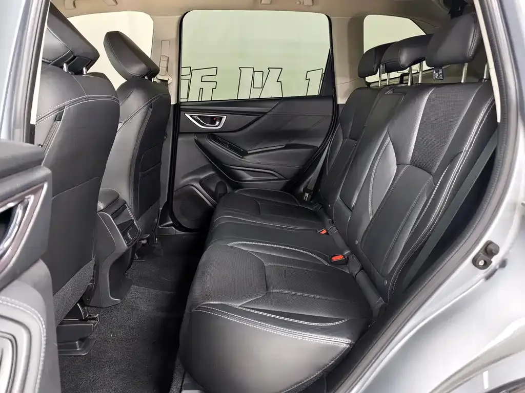 Subaru Forester — фото 3