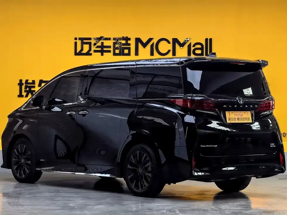 Toyota Alphard — фото 9