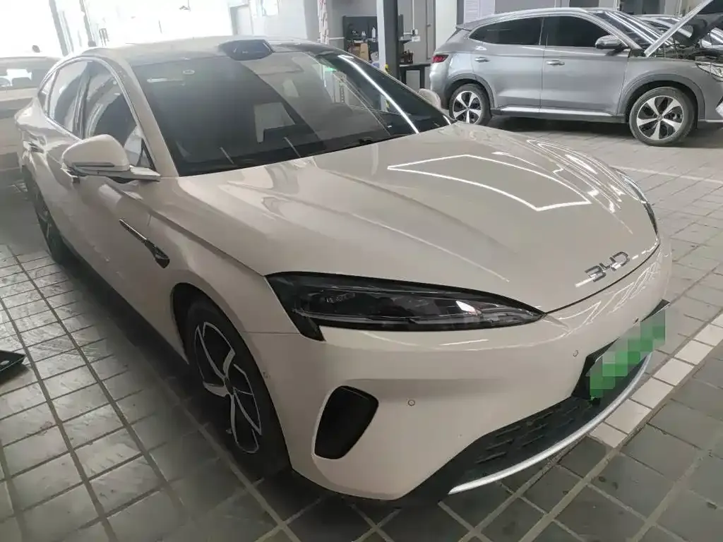 BYD Seal 07 DM-i — фото 7