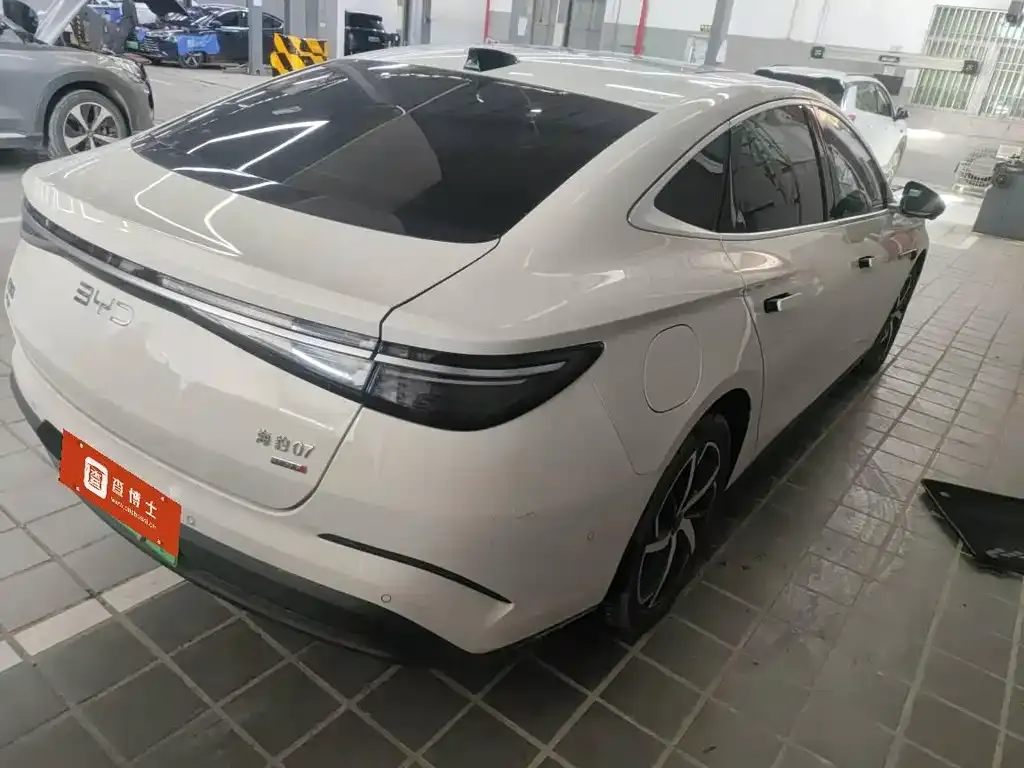 BYD Seal 07 DM-i — фото 5
