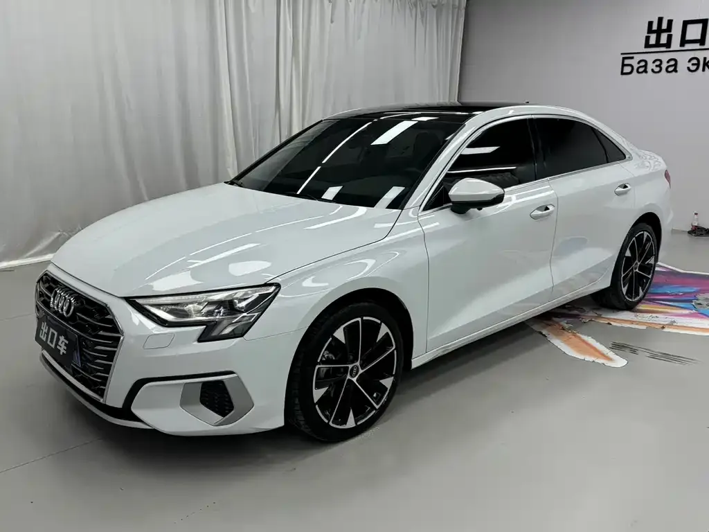 Audi A3 — фото 1