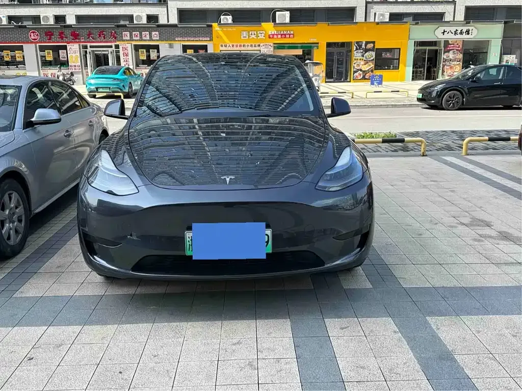 Tesla Model Y 2024 из CN, фото 5