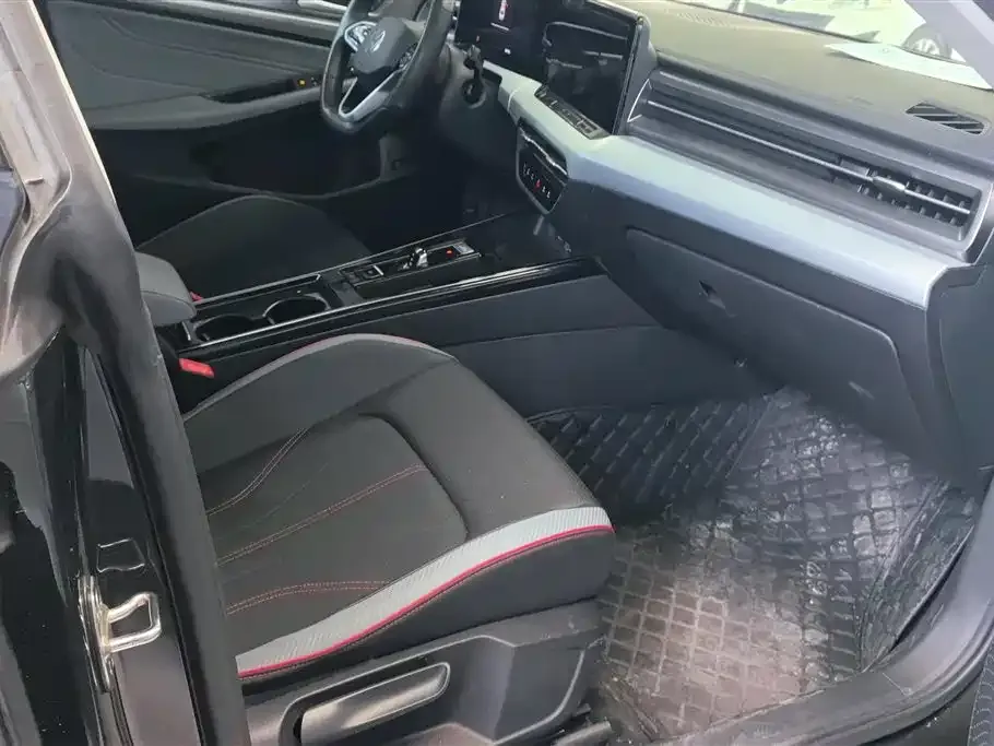 Volkswagen Lamando 2023 из CN, фото 4