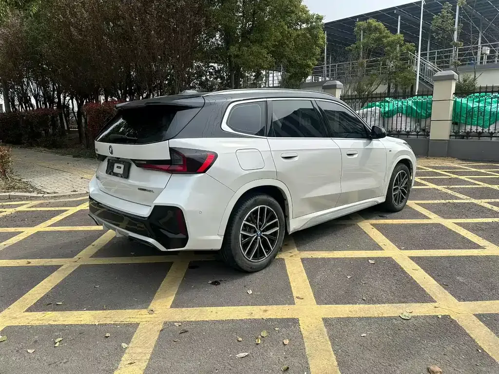 BMW iX1 2024 из CN, фото 8