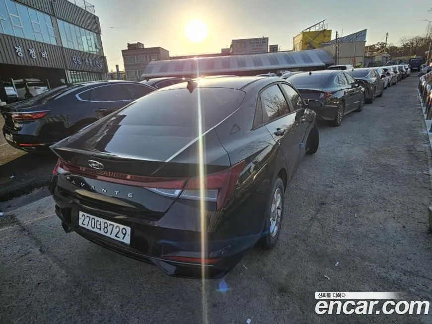 Hyundai AVANTE — фото 1