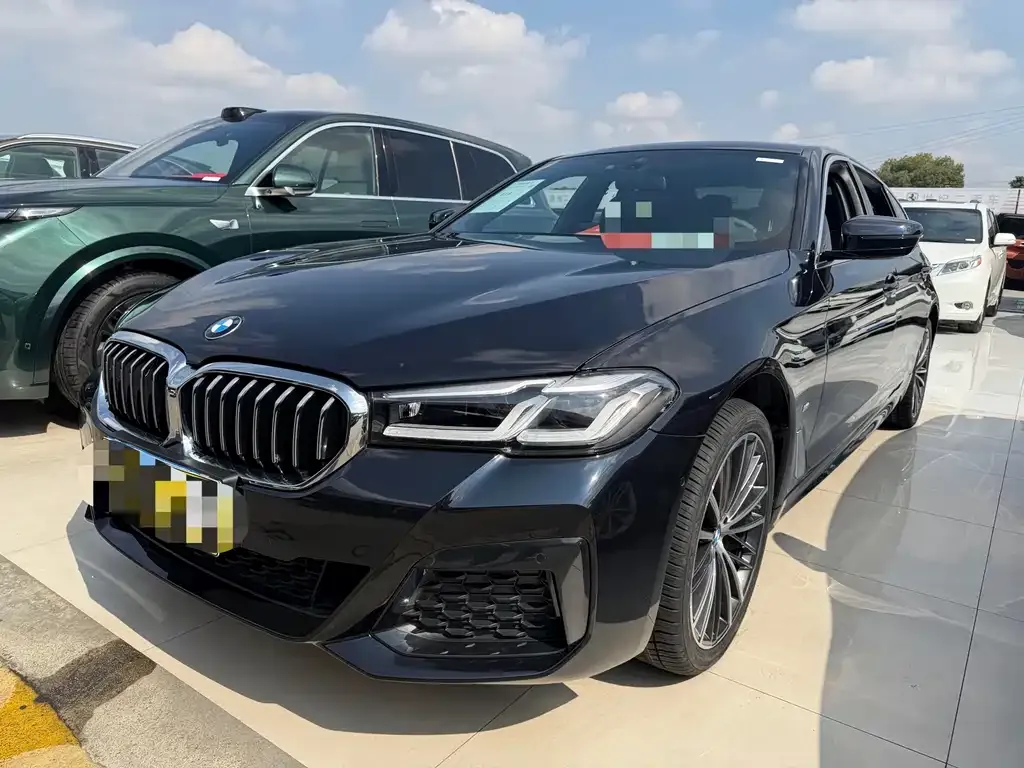 BMW 5 Series — фото 1