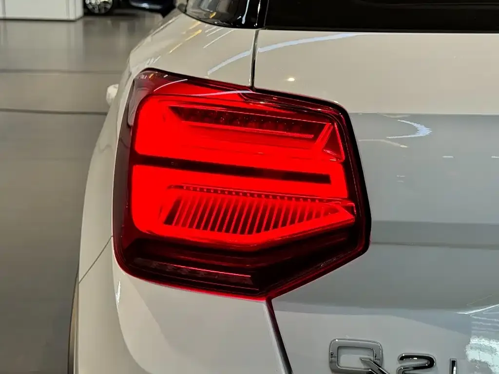 Audi Q2L 2024 из CN, фото 2