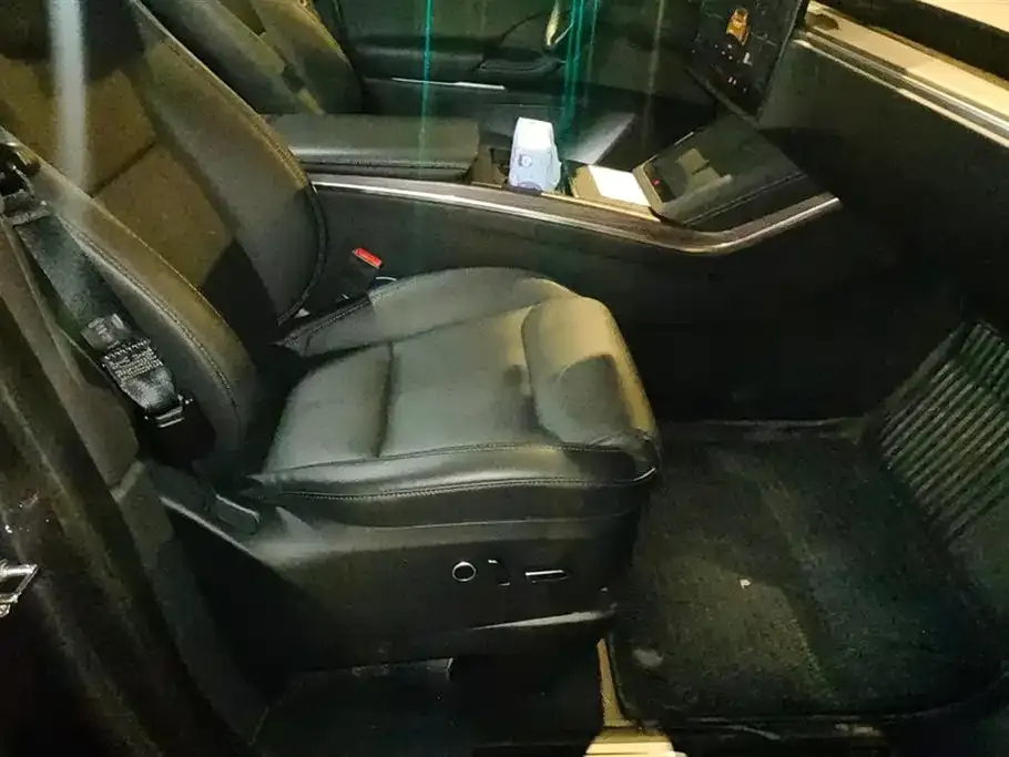 Tesla Model X 2023 из CN, фото 7