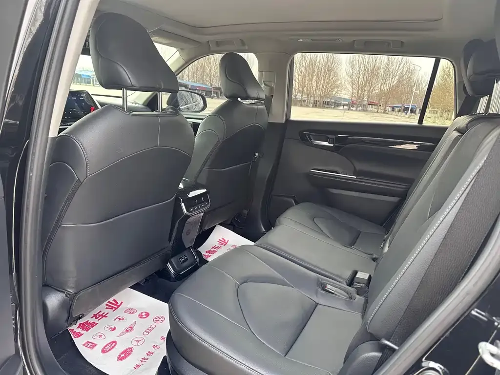 Toyota Highlander 2023 из CN, фото 7