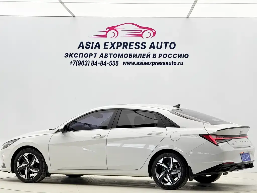 Hyundai Elantra — фото 8