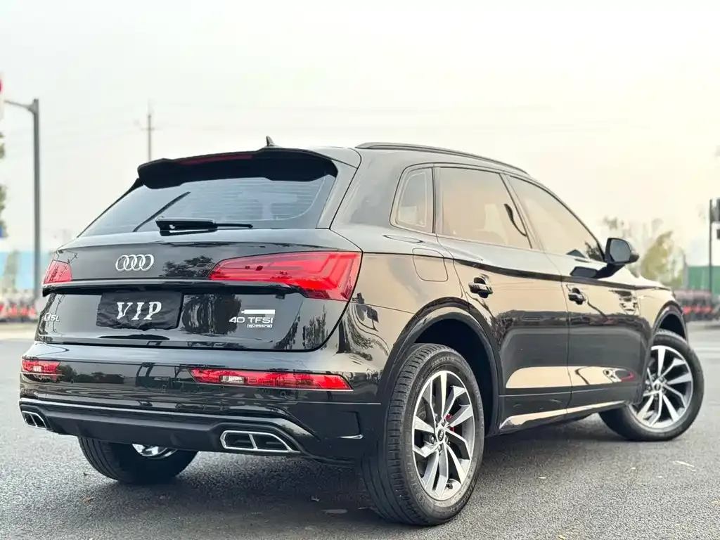 Audi Q5L — фото 7