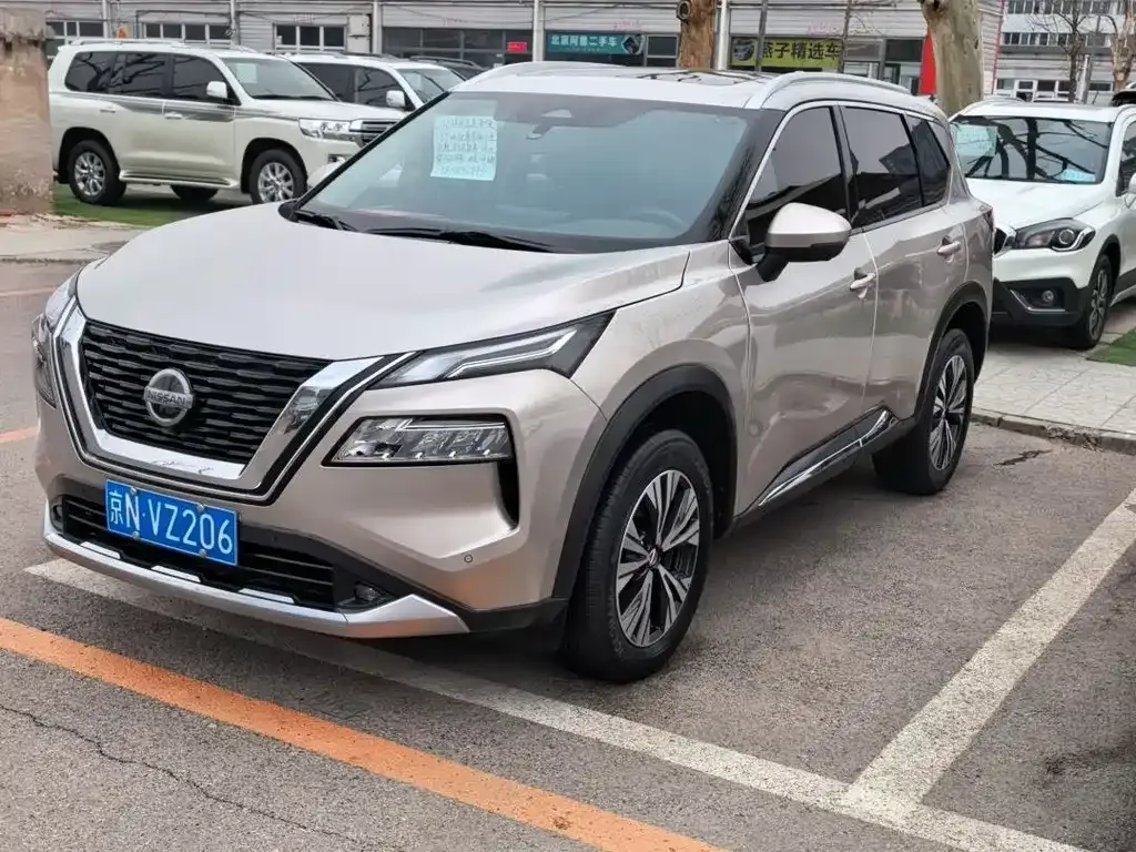 Nissan X-Trail — фото 1