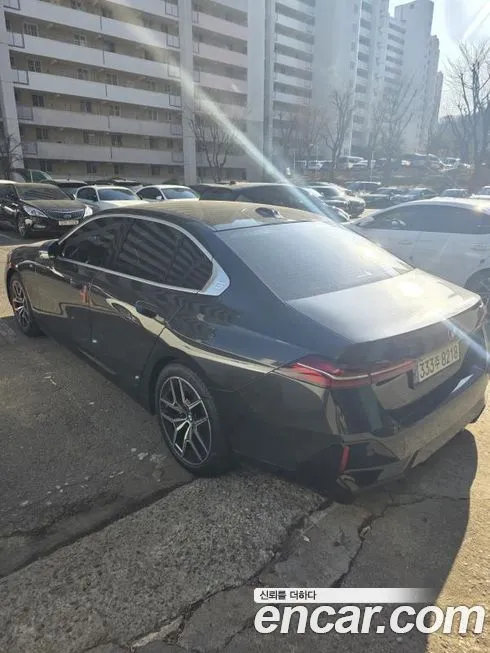 BMW 5-Series 2024 из KR, фото 10