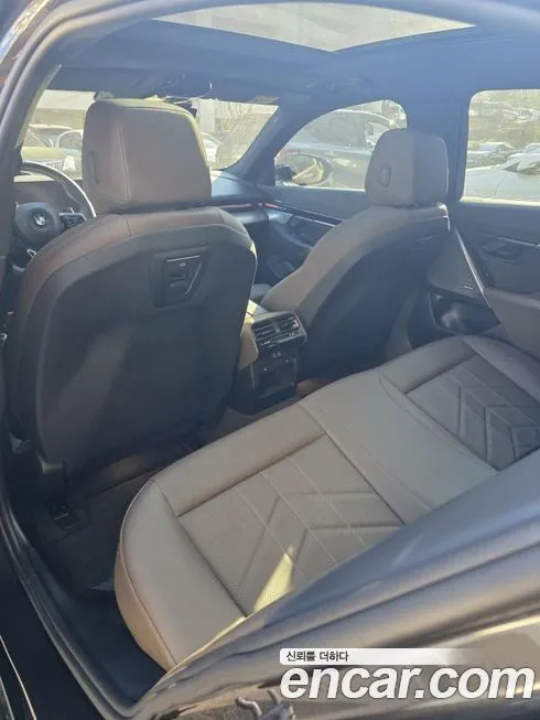 BMW 5-Series 2024 из KR, фото 5