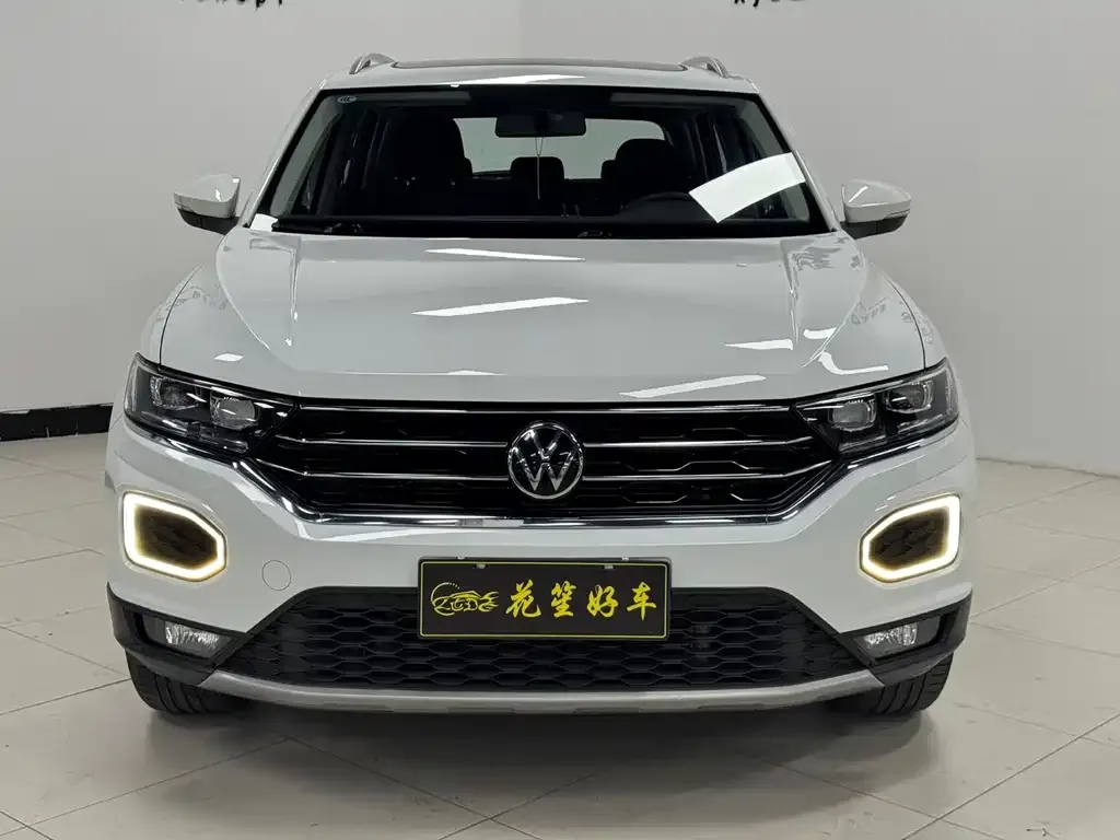Volkswagen T-Roc — фото 10