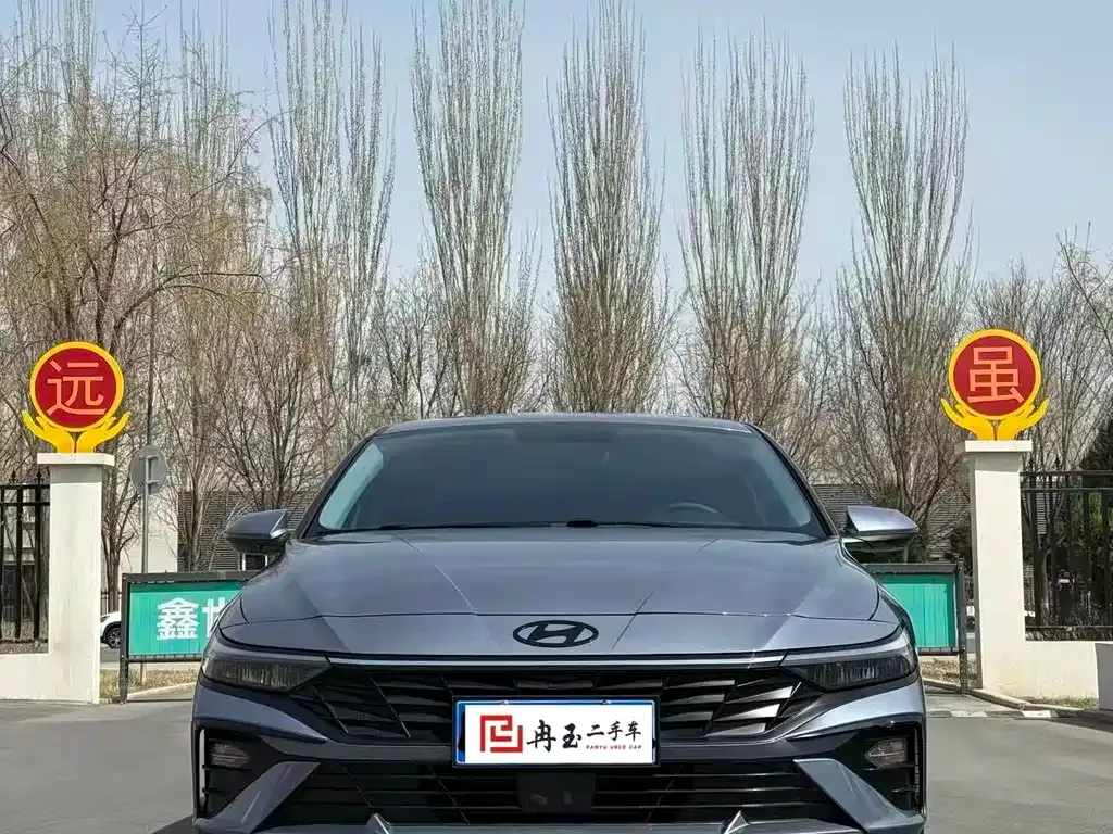 Hyundai Elantra — фото 7