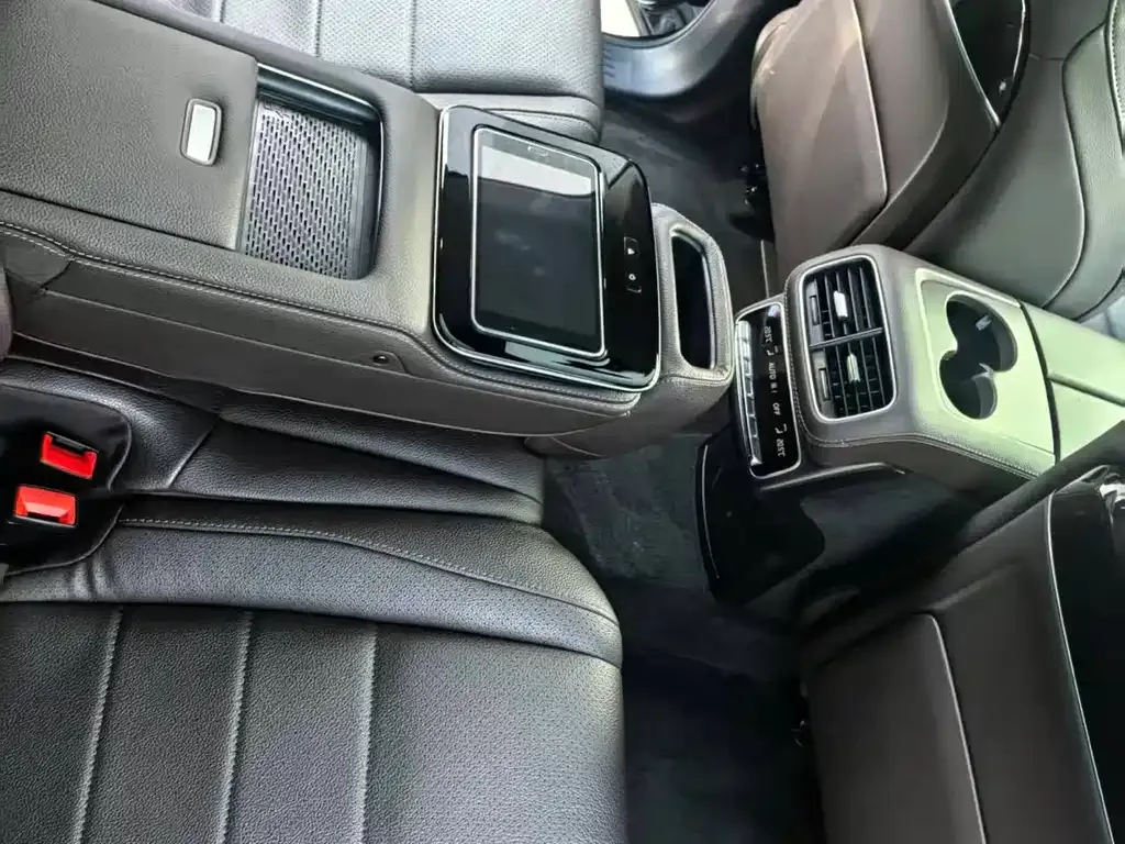 Mercedes-Benz GLS — фото 8