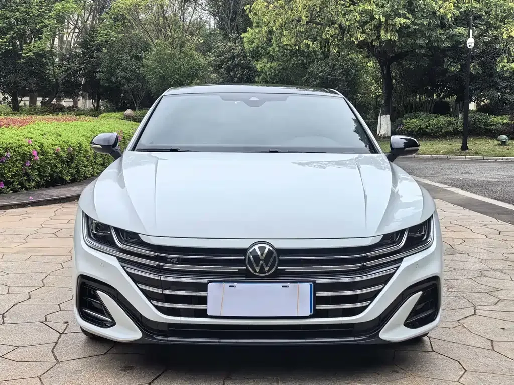 Volkswagen CC 2023 из CN, фото 10