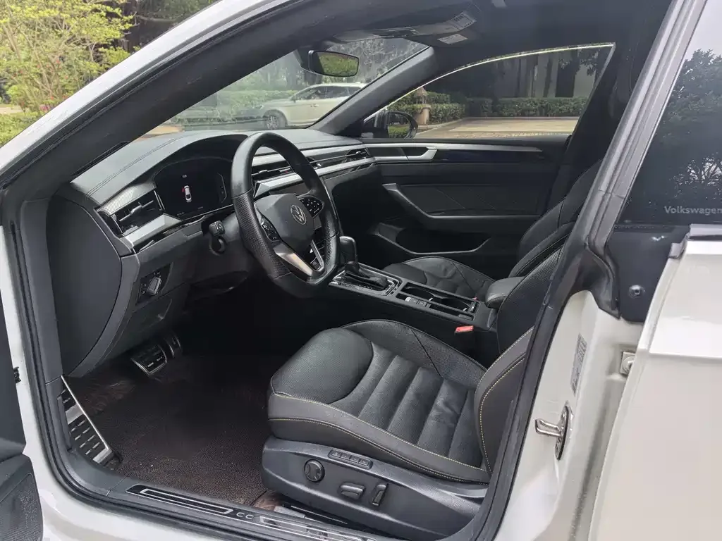 Volkswagen CC 2023 из CN, фото 3