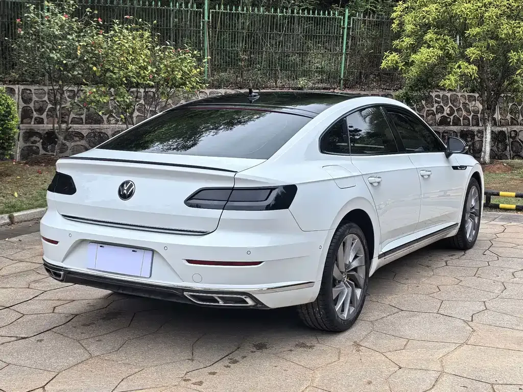 Volkswagen CC 2023 из CN, фото 4