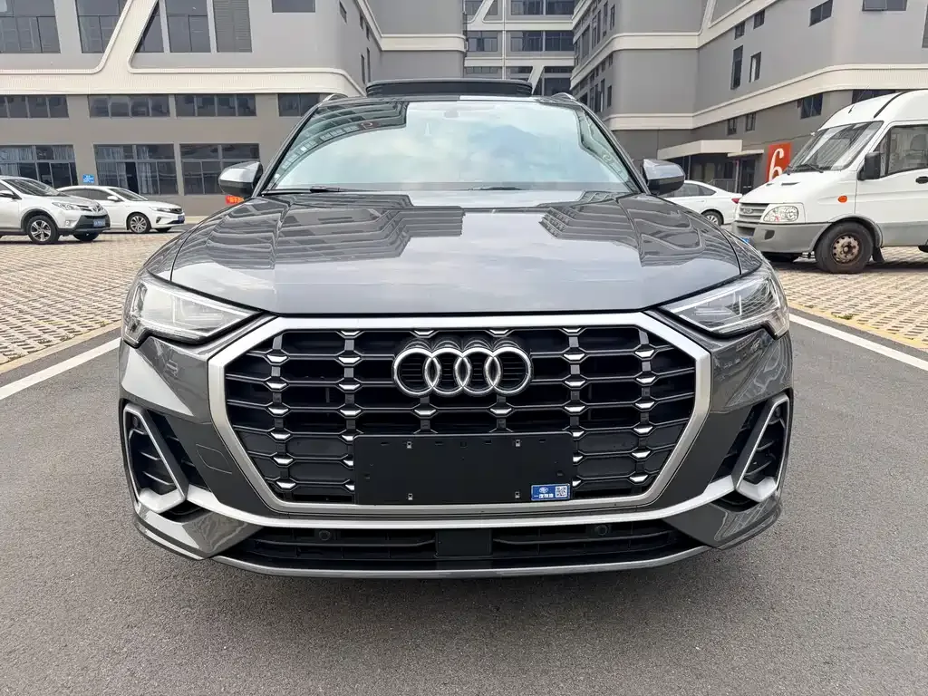 Audi Q3 — фото 6
