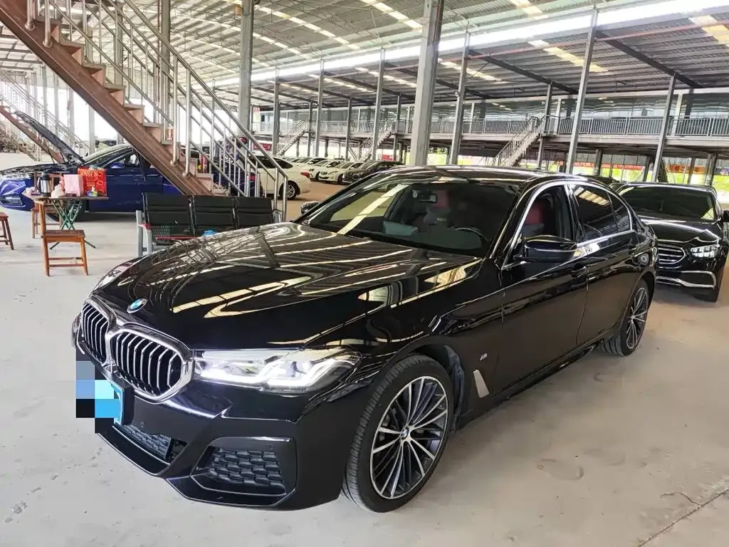BMW 5 Series — фото 1