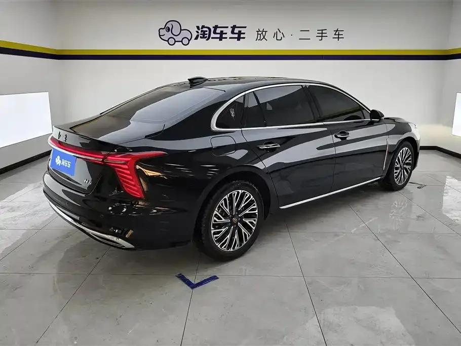 Hongqi H5 — фото 3