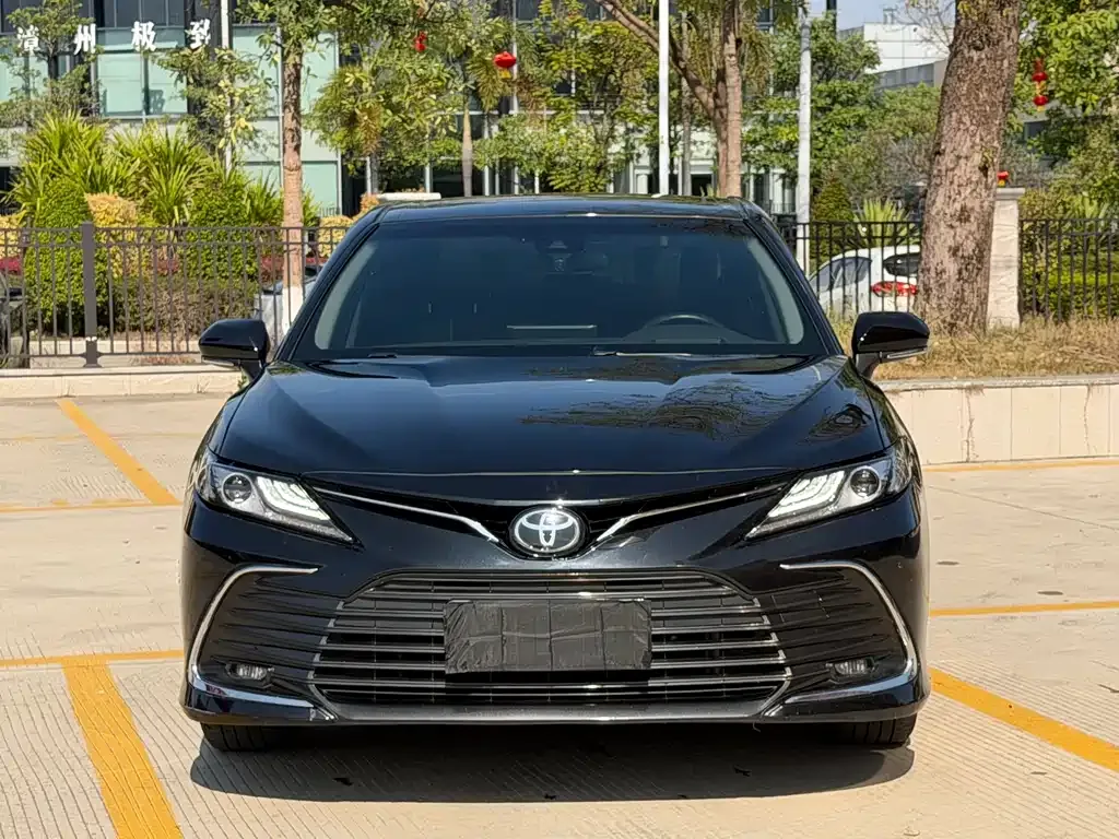 Toyota Camry 2021 из CN, фото 2