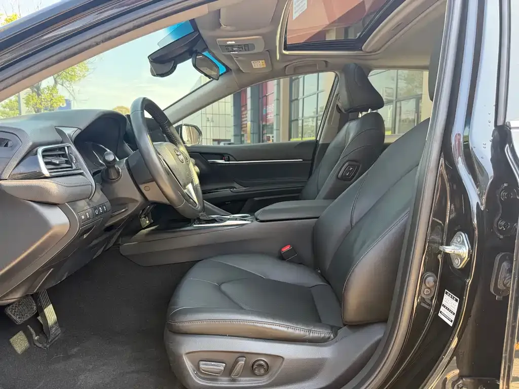 Toyota Camry 2021 из CN, фото 5