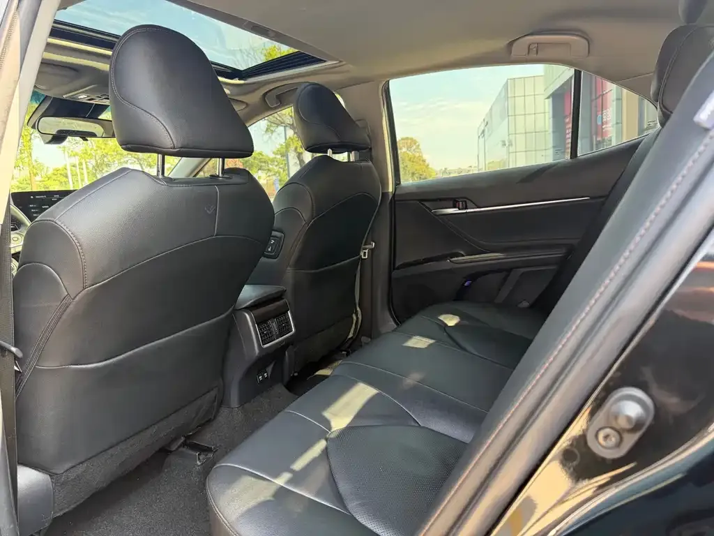 Toyota Camry 2021 из CN, фото 4