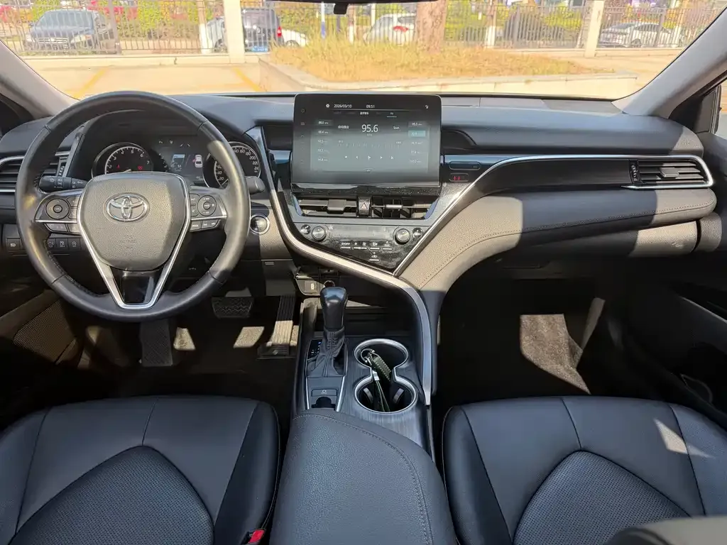Toyota Camry 2021 из CN, фото 3