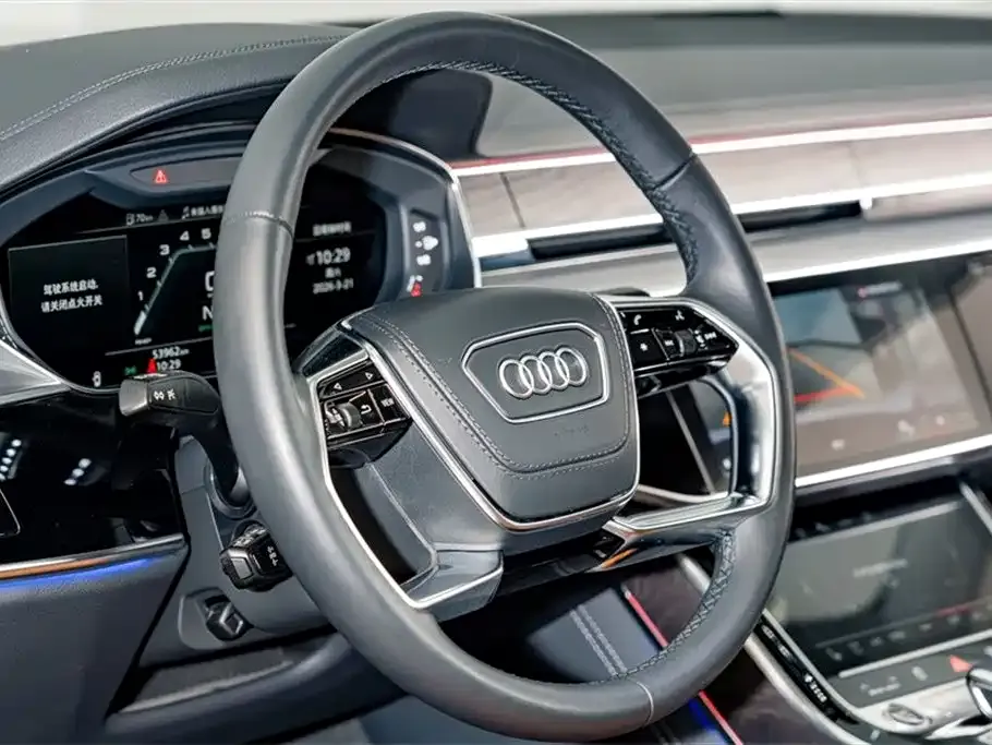 Audi A8 — фото 8