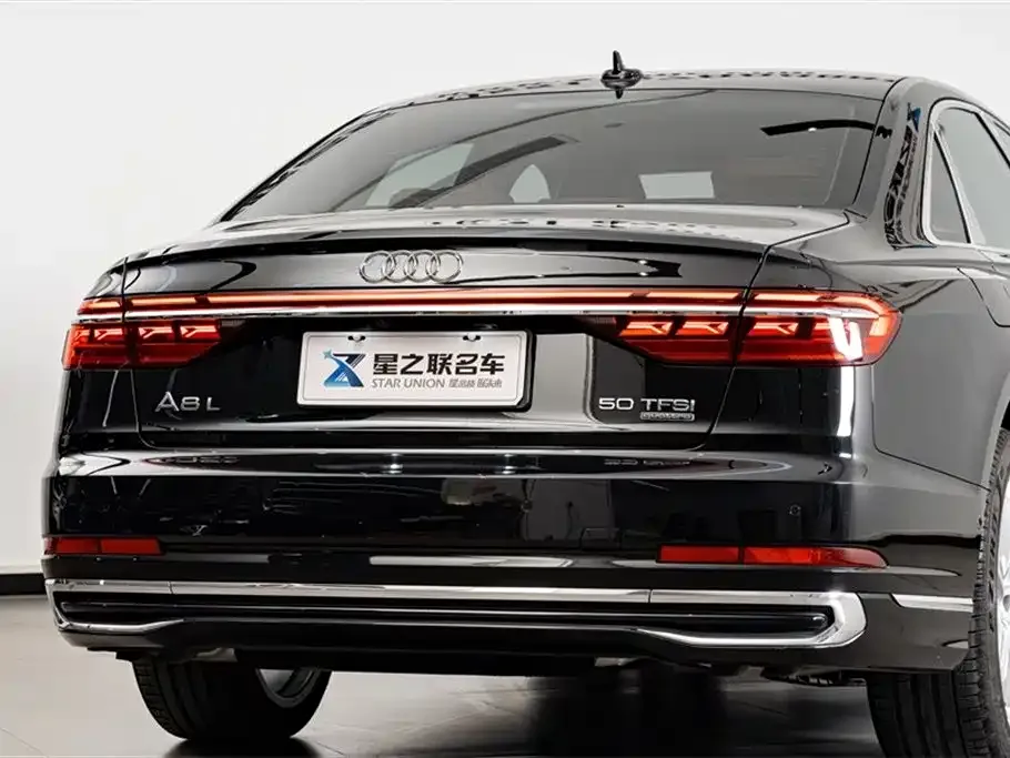 Audi A8 — фото 5