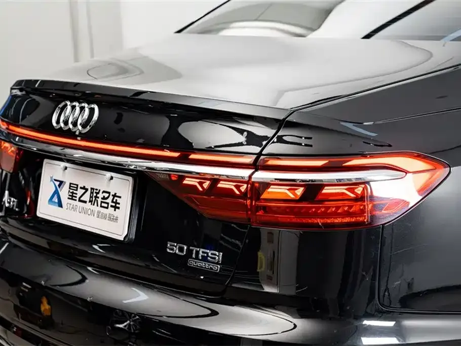 Audi A8 — фото 9